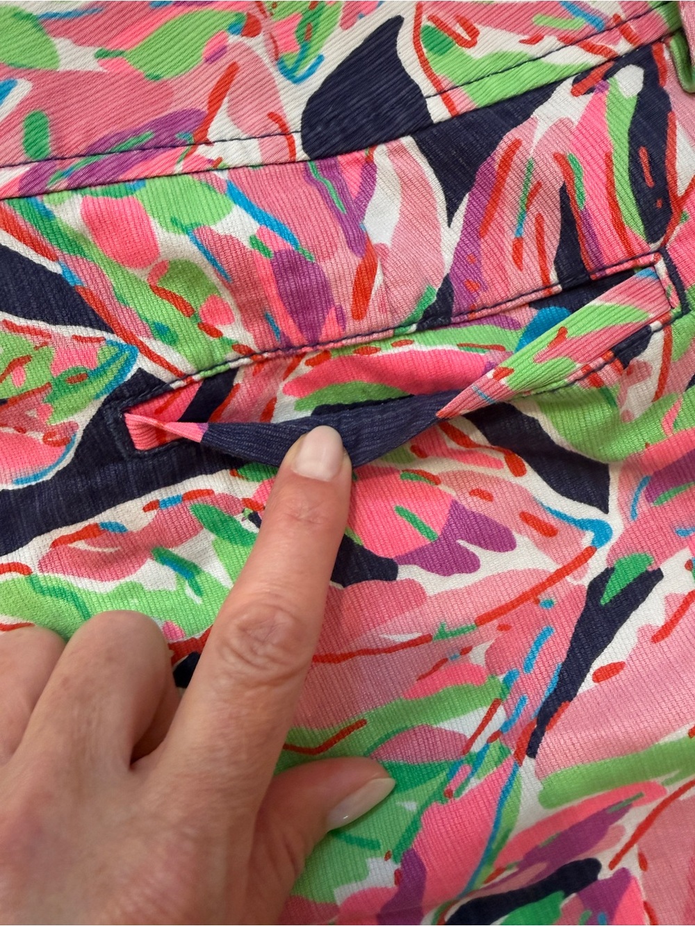 Lilly Pulitzer Pink, Navy & Green Tropical Print Callahan Shorts “In the Vias” - Picture 4 of 7